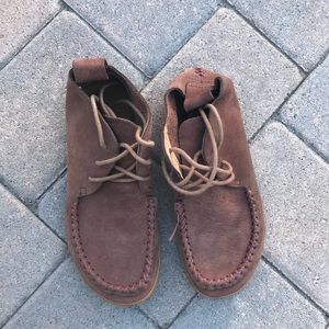 barefoot chukka